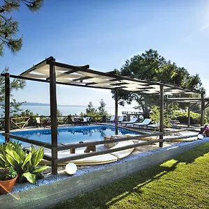 https://heos-accommodation.hotelschalkidiki.net