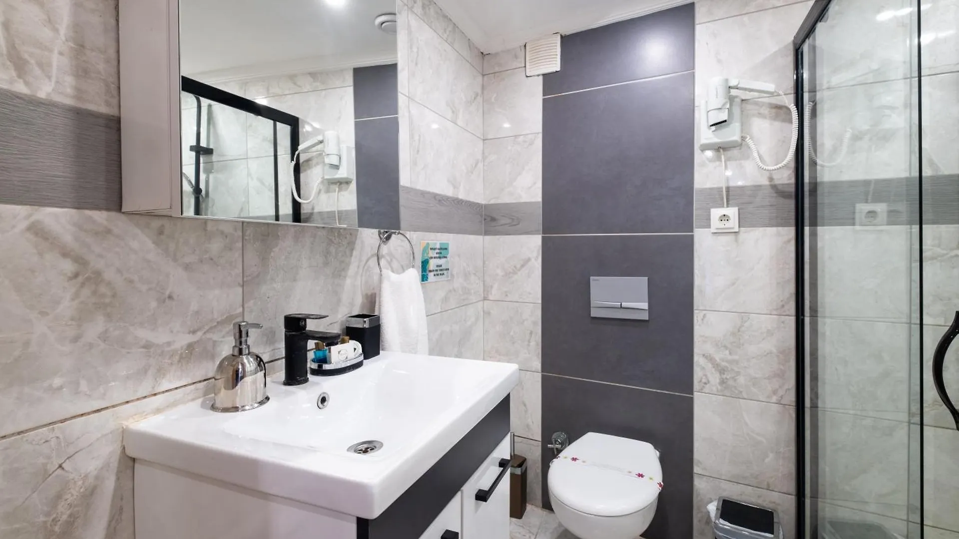 Istanbulites Hotel